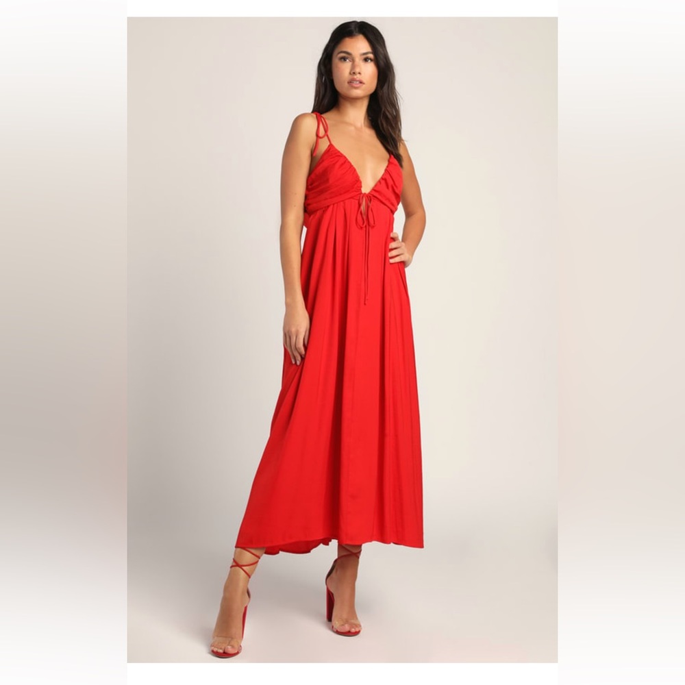 NWT red satin Lulu’s tie back maxi dress. Size M